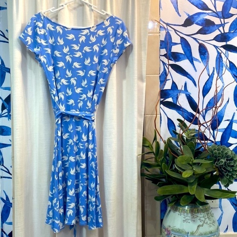 Women’s Leota Blue and White Dove Belted Scoop Neck Dress Size Small - Picture 7 of 10